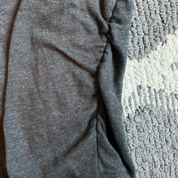 Feathers Maternity Sweatshirt - Picture 3 of 3